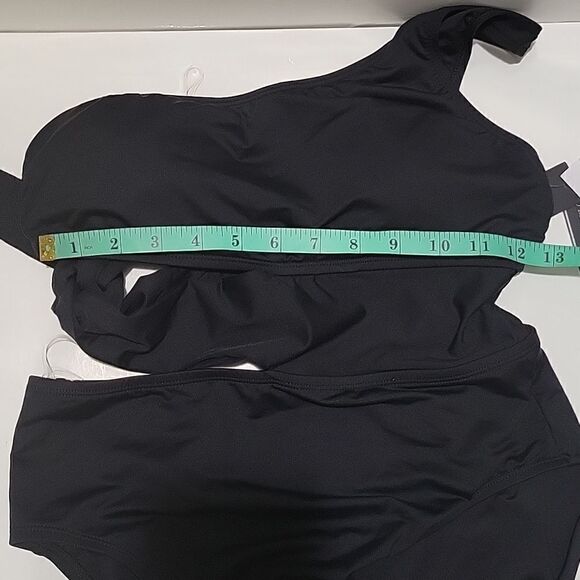 La Blanca Island Goddess Cutout One Shoulder Mio Solid One Piece Swimsuit - Picture 7 of 10